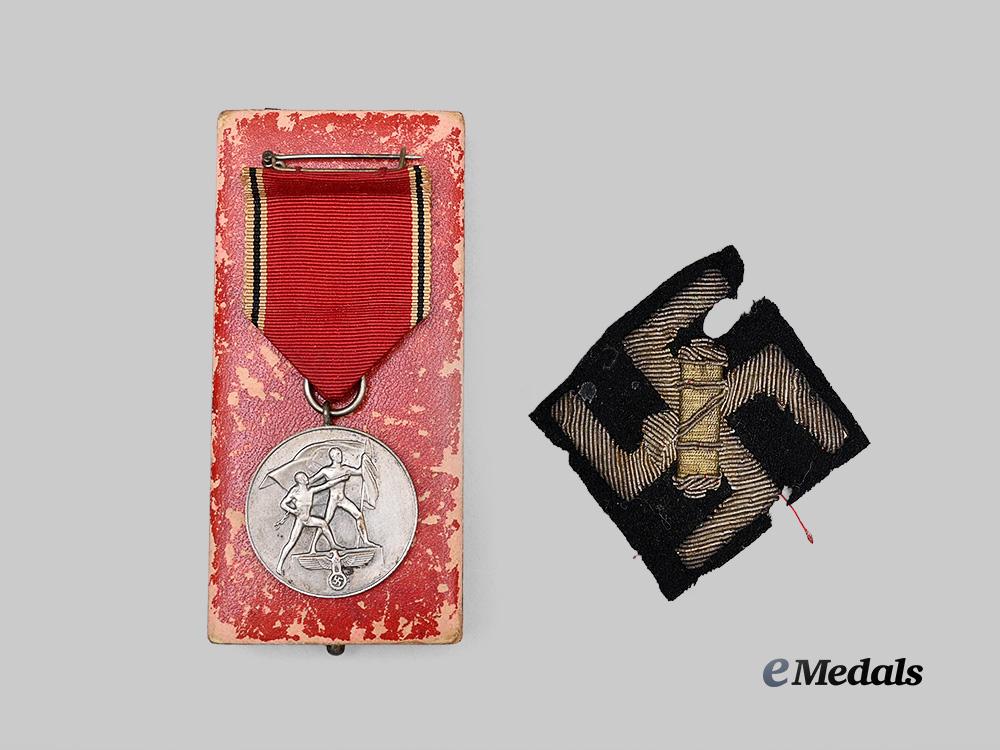germany,_third_reich._a_pair_of_decorations_for_the_anschluss_and_pact_of_steel_e_medals__g62481_3