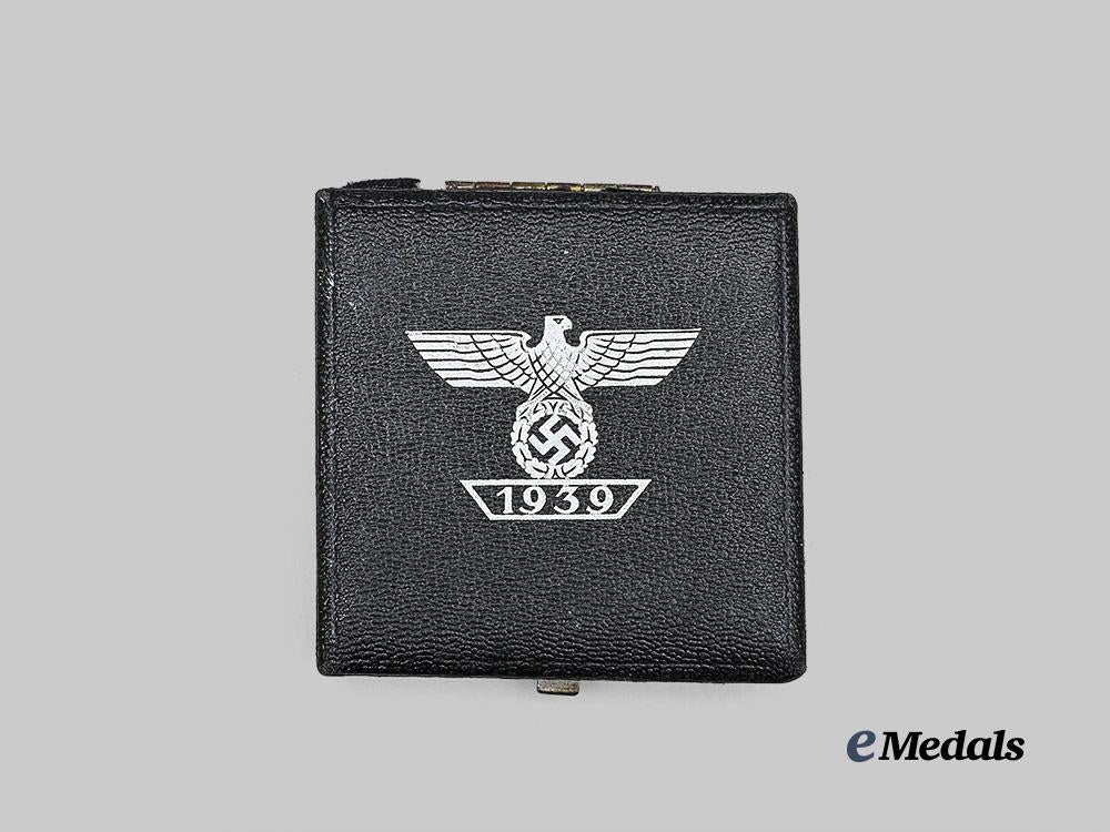 germany,_wehrmacht._a1939_clasp_to_the_iron_cross_i_class,_with_case,_by_b._h._mayer_e_medals__g62489_2