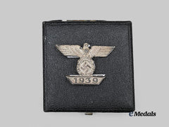 Germany, Wehrmacht. A 1939 Clasp to the Iron Cross I Class, with Case, by B.H. Mayer