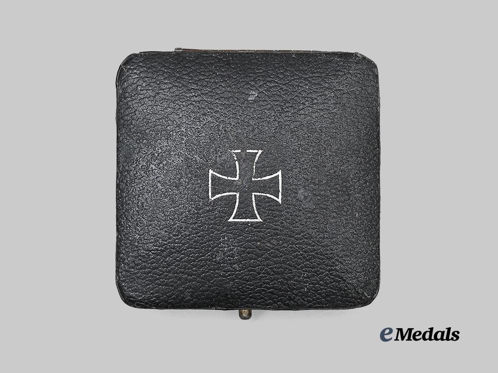 germany,_wehrmacht._a_mint1939_iron_cross_i_class,_with_case,_by_wächtler&_lange_e_medals__g62495_2