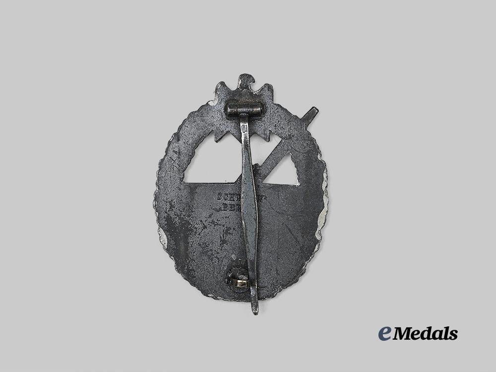 germany,_kriegsmarine._a_coastal_artillery_war_badge,_by_schwerin_e_medals__g62496_3