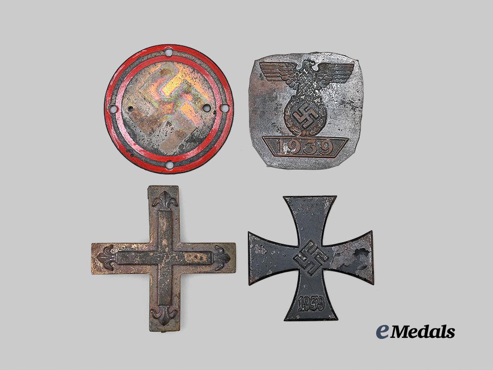 germany,_wehrmacht._a_mixed_lot_of_awards_retrieved_from_the_c._f._zimmermann_factory_bombsite_e_medals__g62497_2