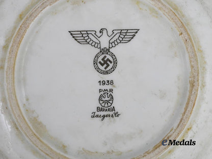 germany,_heer._a_pair_of_mess_hall_cups_and_saucers_e_medals__g62505_8