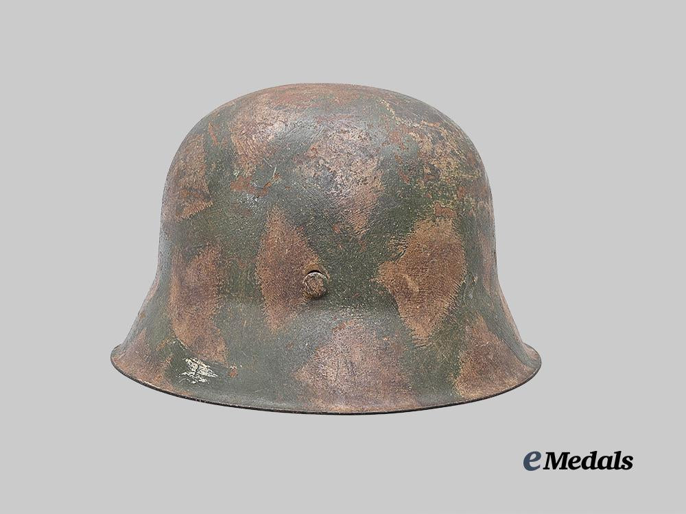 germany,_heer._an_m42_stahlhelm,_with_field_camouflage,_by_sächsische_emaillier-_und_stanzwerke_e_medals__g62506_7