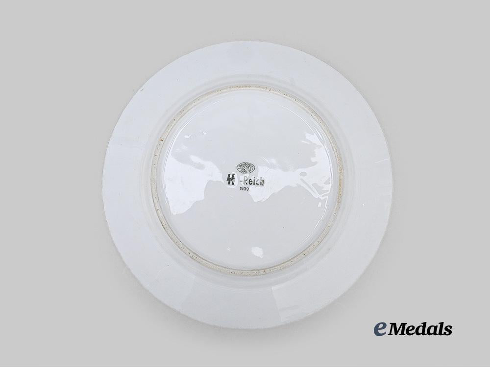 germany,_s_s._a_mess_hall_plate,_by_bauscher_of_weiden,_c.1939_e_medals__g62520_4