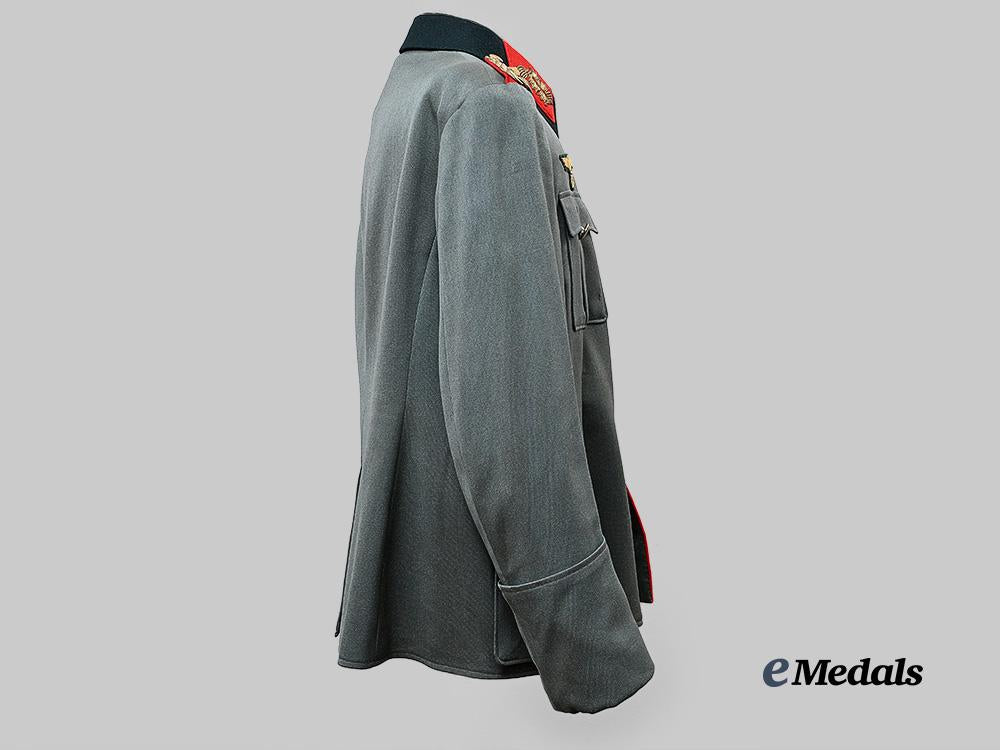 germany,_heer._a_field_tunic_for_a_generalleutnant_e_medals__g62524_6