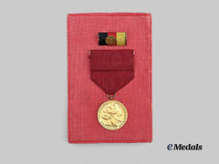 Germany, DDR. A Rare National Prize in Gold, Type 2, with Case and Ribbon Bar