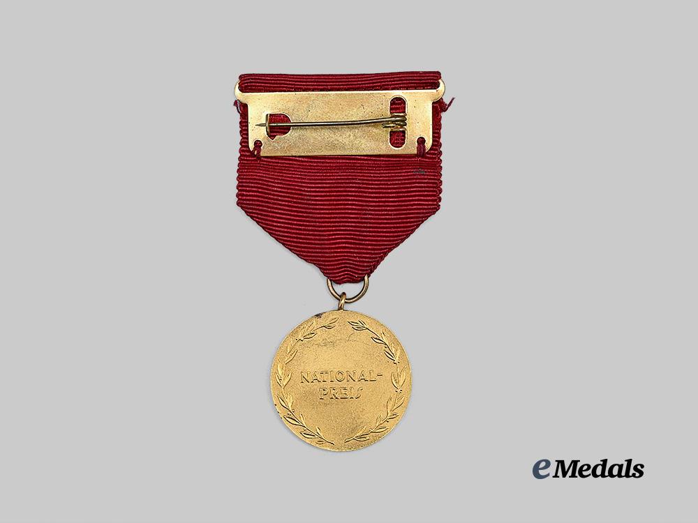 germany,_d_d_r._a_rare_national_prize_in_gold,_type2,_with_case_and_ribbon_bar_e_medals__g62545_8