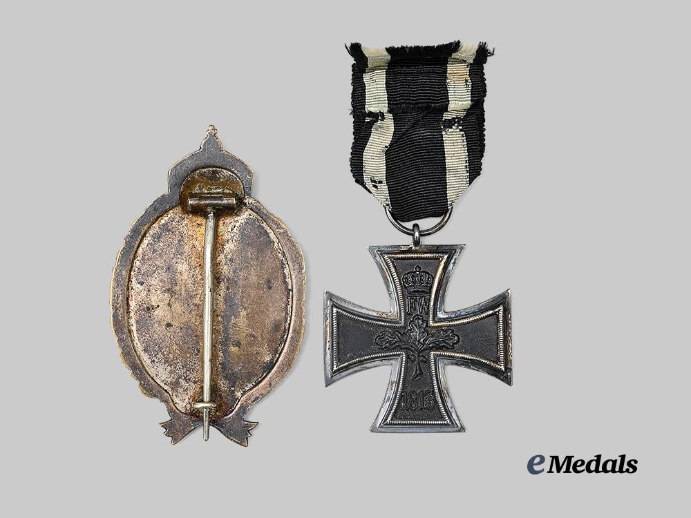 germany,_imperial._a_superb_pilot’s_badge_and_iron_cross_presentation_set,_with_customized_display_case_e_medals__g62555_8