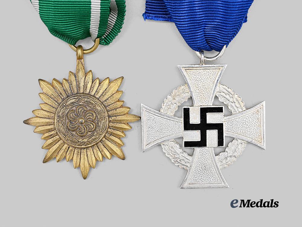 germany,_third_reich._a_lot_of_medals_for_military_and_civil_service,_german_and_axis_issue_e_medals__g62571_3
