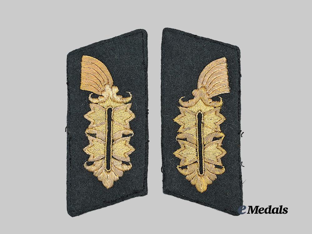 germany,_wehrmacht._a_set_of_military_administration_general_equivalent_collar_tabs_e_medals__g62572_2