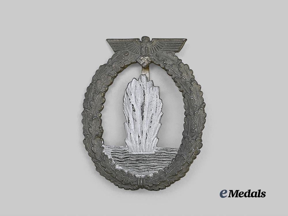 germany,_kriegsmarine._a_minesweeper_war_badge,_by_rudolf&_karneth&_söhne_e_medals__g62575_2