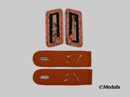 germany,_heer._a_rare_set_of_armoured_reconnaissance_oberleutnant_insignia_for_a_black_wrap_e_medals__g62582_3