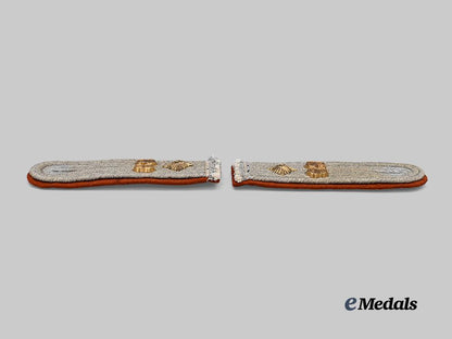 germany,_heer._a_rare_set_of_armoured_reconnaissance_oberleutnant_insignia_for_a_black_wrap_e_medals__g62582_4