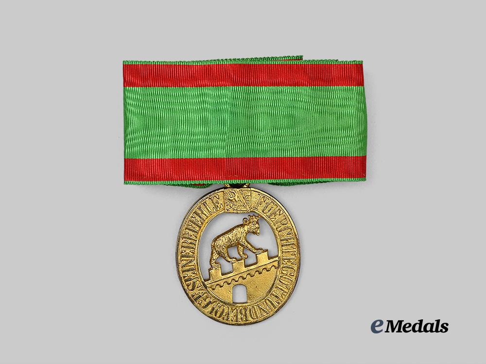 anhalt,_duchy._an_order_of_albert_the_bear,_commander,_c.1916_e_medals__g62654_4