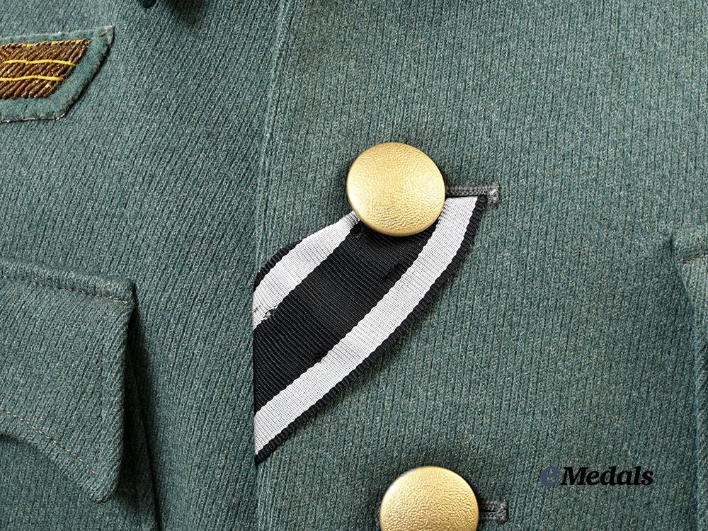 germany,_heer._a_field_tunic_for_a_generalmajor_e_medals__g62722_9