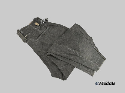 germany,_heer._an_infantry_m43_uniform_for_an_obergefreiter_e_medals__g62941_17