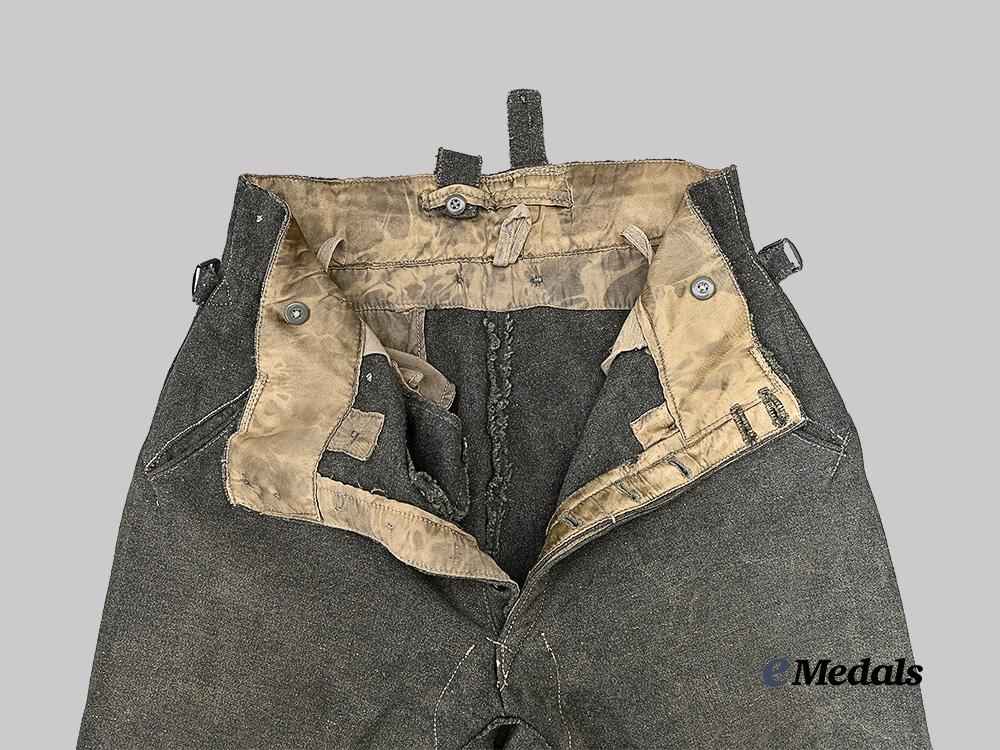 germany,_heer._an_infantry_m43_uniform_for_an_obergefreiter_e_medals__g62941_21