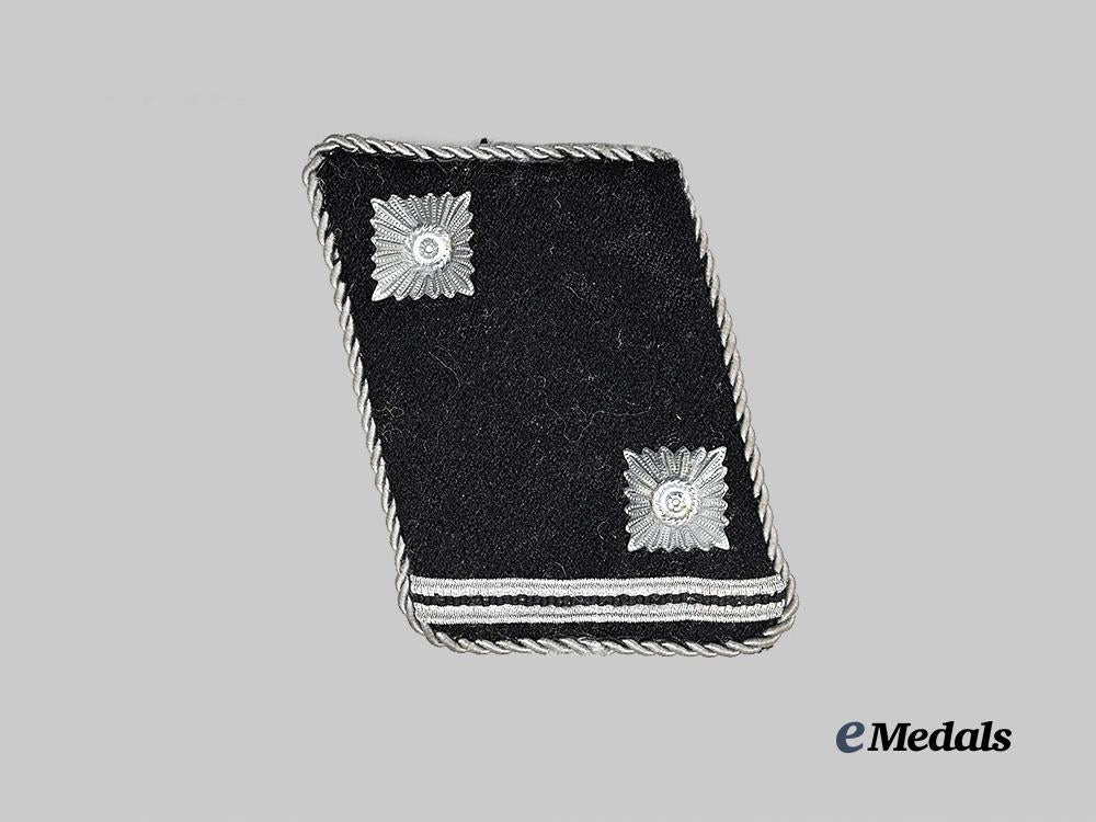 germany,_s_s._a_waffen-_s_s_collar_tab_for_an_s_s-_hauptscharführer_e_medals__g62963_2