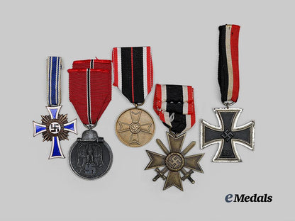 germany,_wehrmacht._a_mixed_lot_of_awards_e_medals__g63036_2
