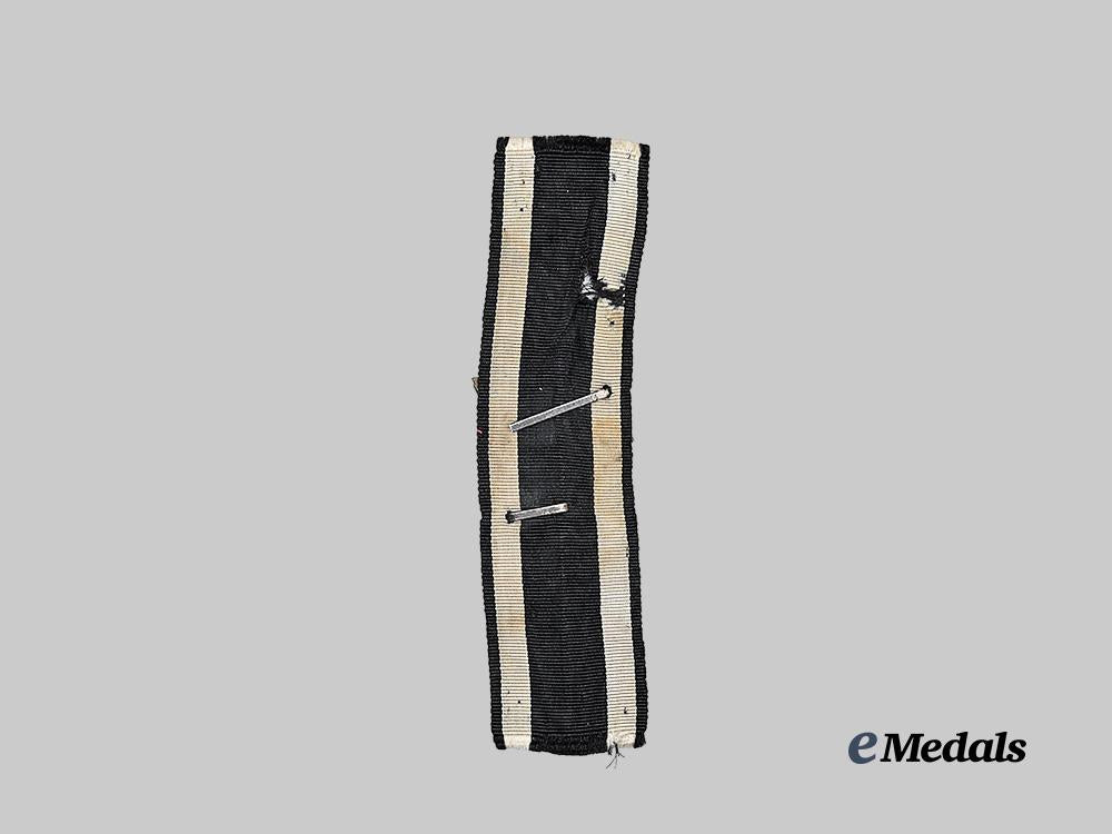 germany,_wehrmacht._a1939_clasp_to_the_iron_cross_i_i_class,_type_a,_by_b._h._mayer_e_medals__g63041_4