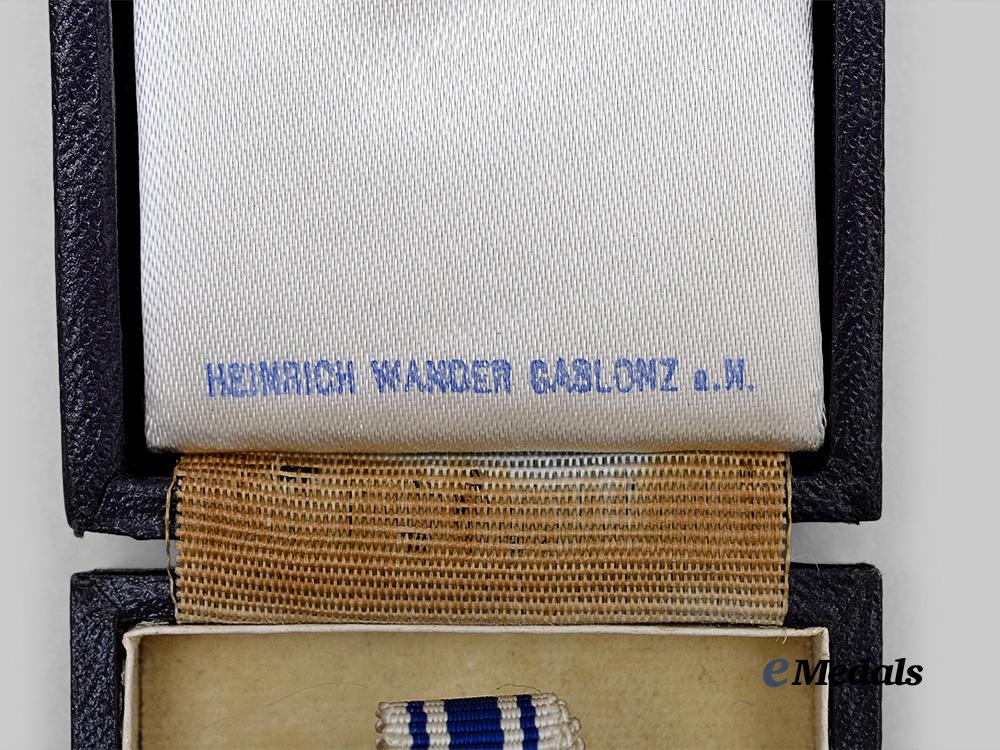 germany,_third_reich._an_honour_cross_of_the_german_mother,_gold_grade_with_case,_by_heinrich_wander_e_medals__g63046_4