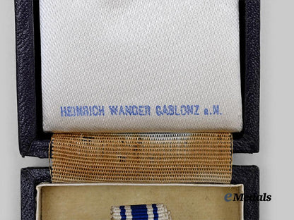 germany,_third_reich._an_honour_cross_of_the_german_mother,_gold_grade_with_case,_by_heinrich_wander_e_medals__g63046_4