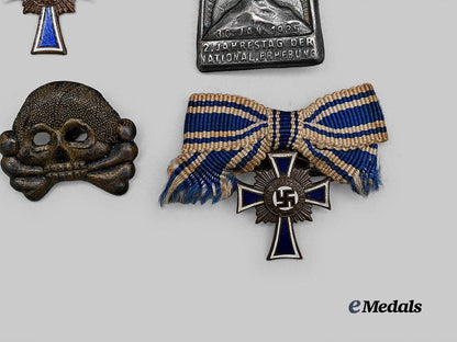 germany,_third_reich._a_mixed_lot_of_badges_and_awards_e_medals__g63056_3
