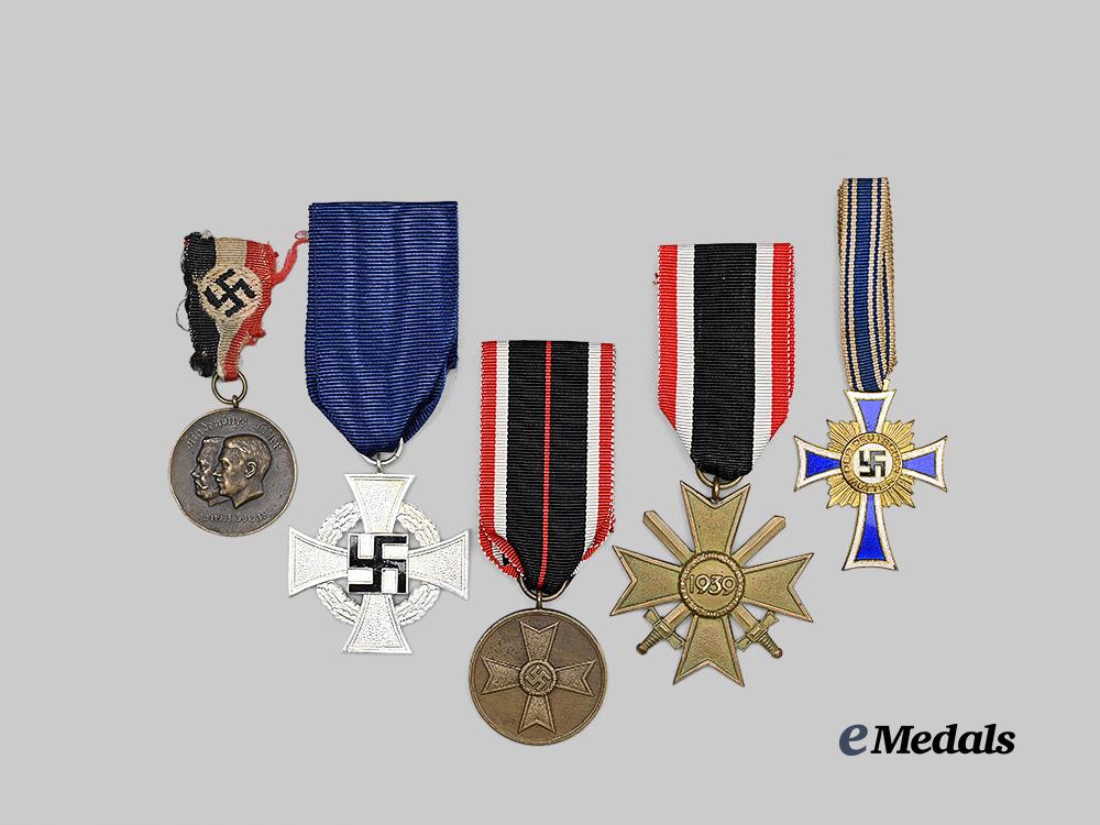 germany,_third_reich._a_mixed_lot_of_awards_for_military_and_civil_service_e_medals__g63058_2