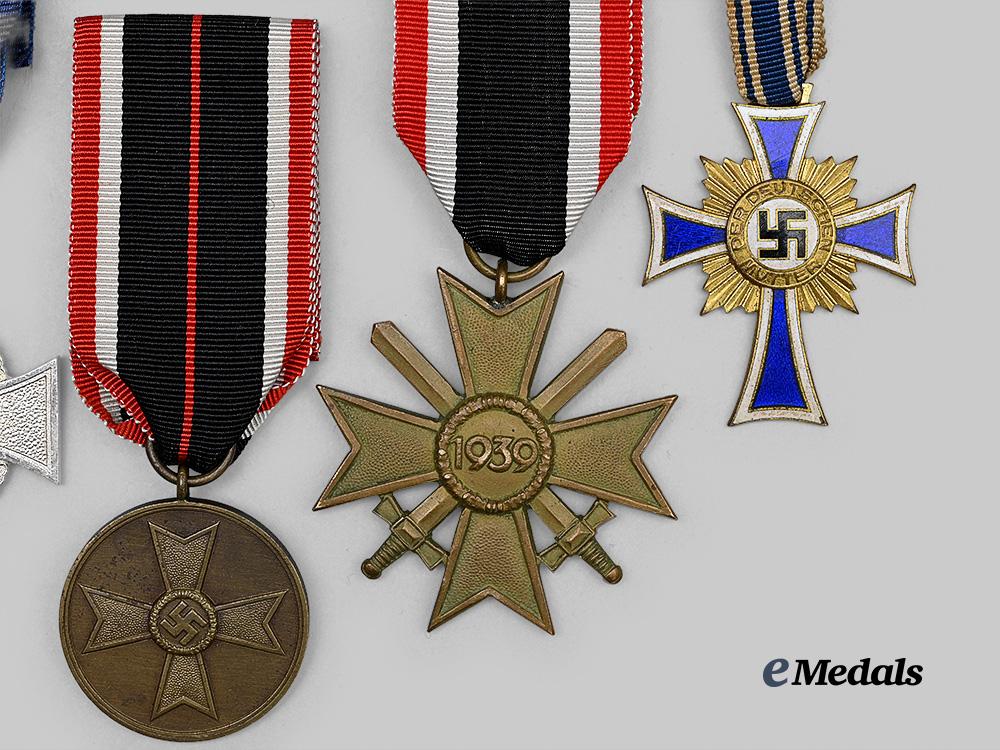 germany,_third_reich._a_mixed_lot_of_awards_for_military_and_civil_service_e_medals__g63058_3
