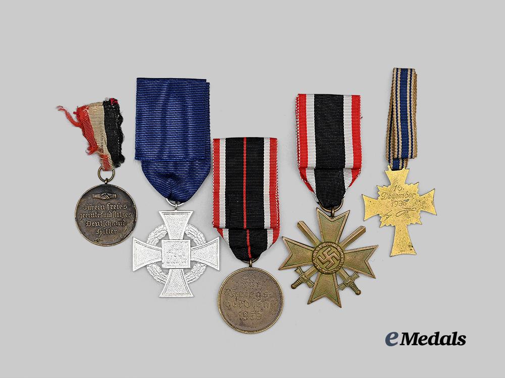 germany,_third_reich._a_mixed_lot_of_awards_for_military_and_civil_service_e_medals__g63058_5