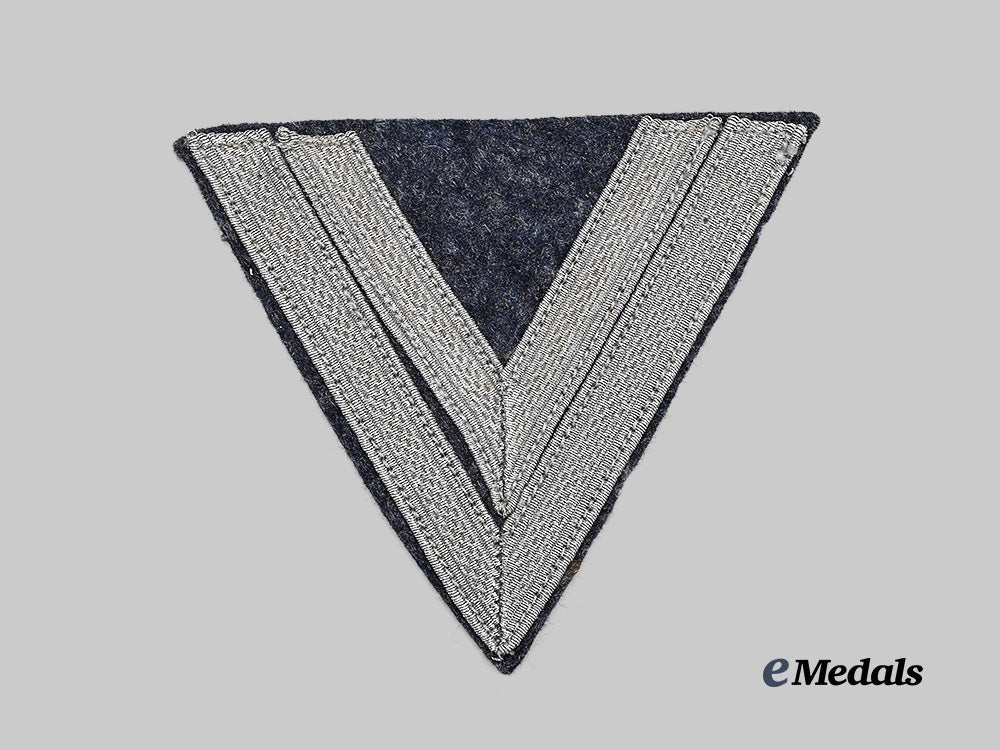 germany,_luftwaffe._a_lot_of_sleeve_insignia_for_gefreiter_and_obergefreiter_ranks_e_medals__g63065_3