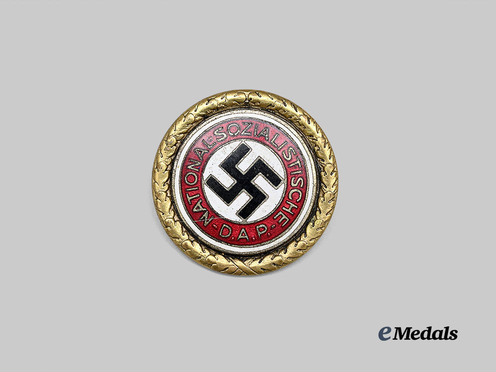 germany,_federal_republic._an_n_s_d_a_p_golden_party_badge,_exhibition_example_by_rudolf_souval,_c.1965_e_medals__g63069_2