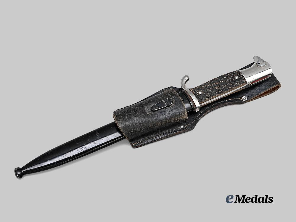 germany,_heer._a_dress_bayonet,_staghorn_grip_version,_by_gustav_spitzer_e_medals__g63081_2