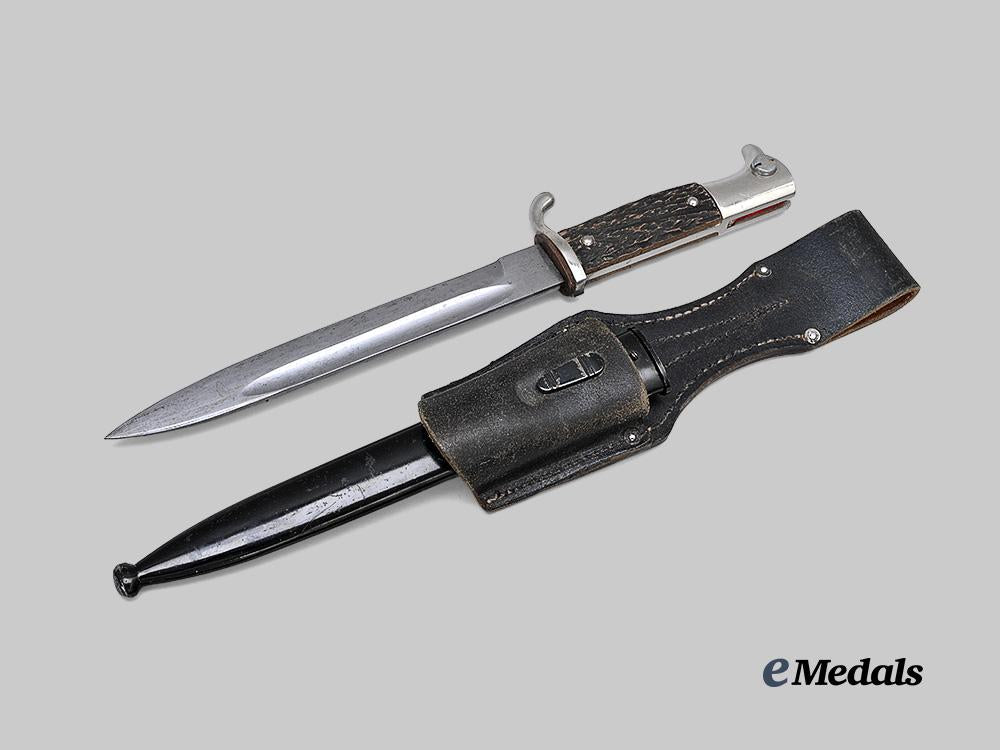 germany,_heer._a_dress_bayonet,_staghorn_grip_version,_by_gustav_spitzer_e_medals__g63081_3