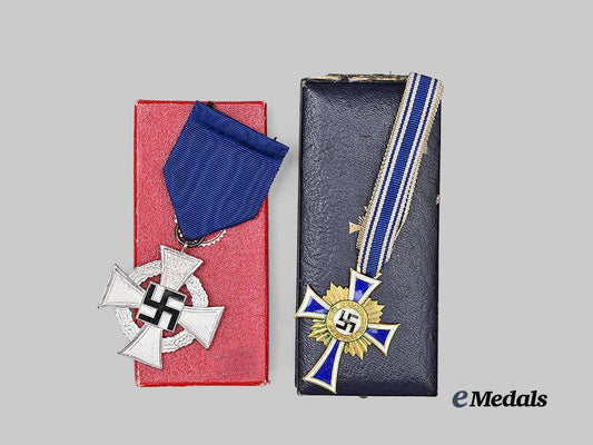 germany,_third_reich._a_pair_of_cased_awards_for_civil_merit_e_medals__g63086_5