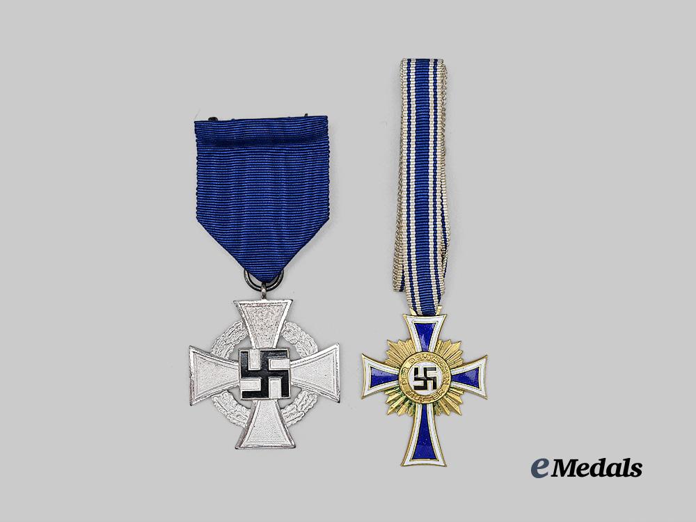germany,_third_reich._a_pair_of_cased_awards_for_civil_merit_e_medals__g63086_6