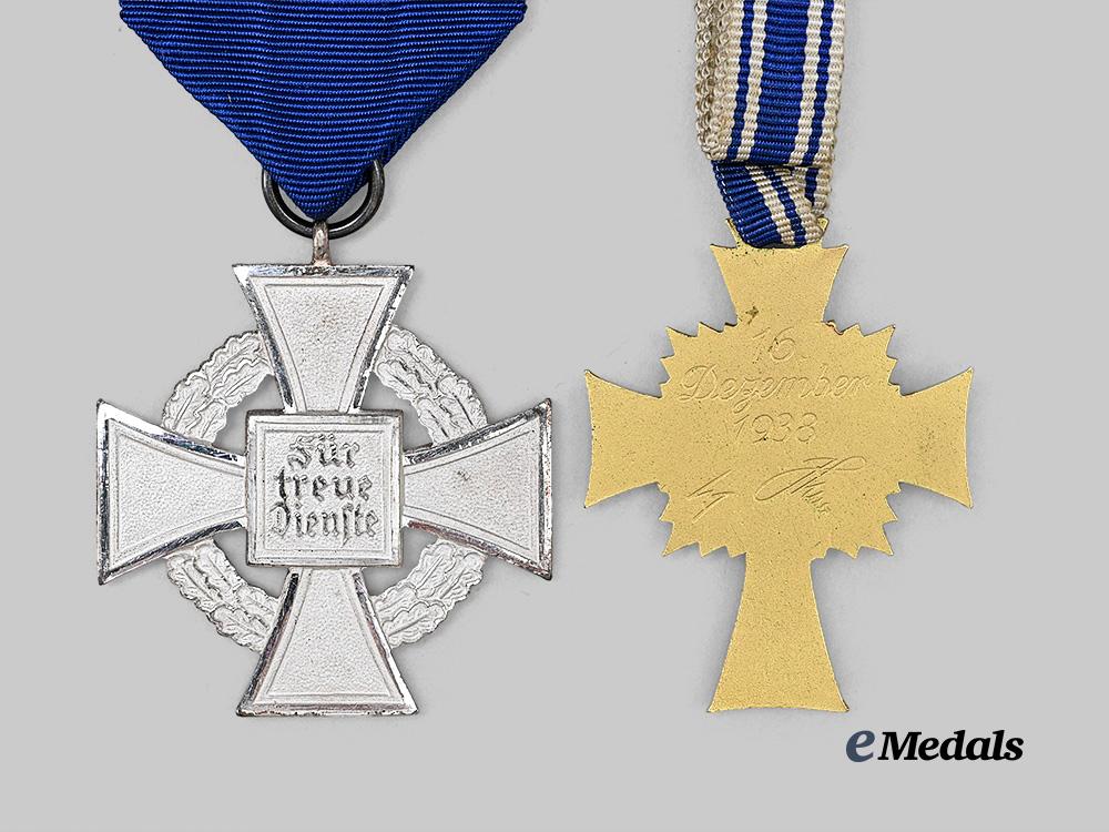 germany,_third_reich._a_pair_of_cased_awards_for_civil_merit_e_medals__g63086_9