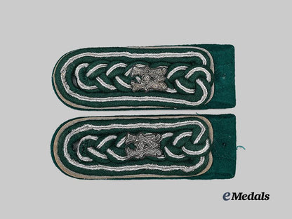 germany,_heer._a_set_of_wehrmachtbeamte_n_c_o_equivalent_shoulder_boards_e_medals__g63091_2
