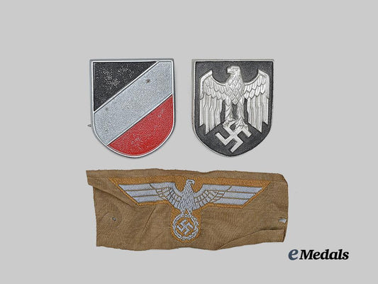germany,_heer._a_lot_of_tropical_headgear_insignia_for_enlisted_ranks_e_medals__g63092_2
