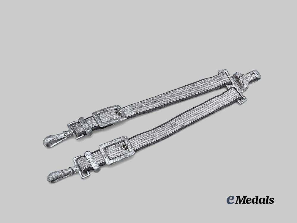 germany,_d_d_r._an_army_officer’s_dagger_hanger_e_medals__g63099_2