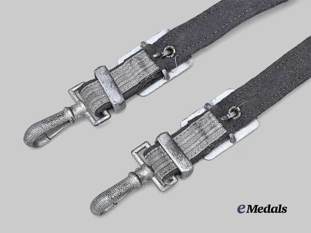germany,_d_d_r._an_army_officer’s_dagger_hanger_e_medals__g63099_4