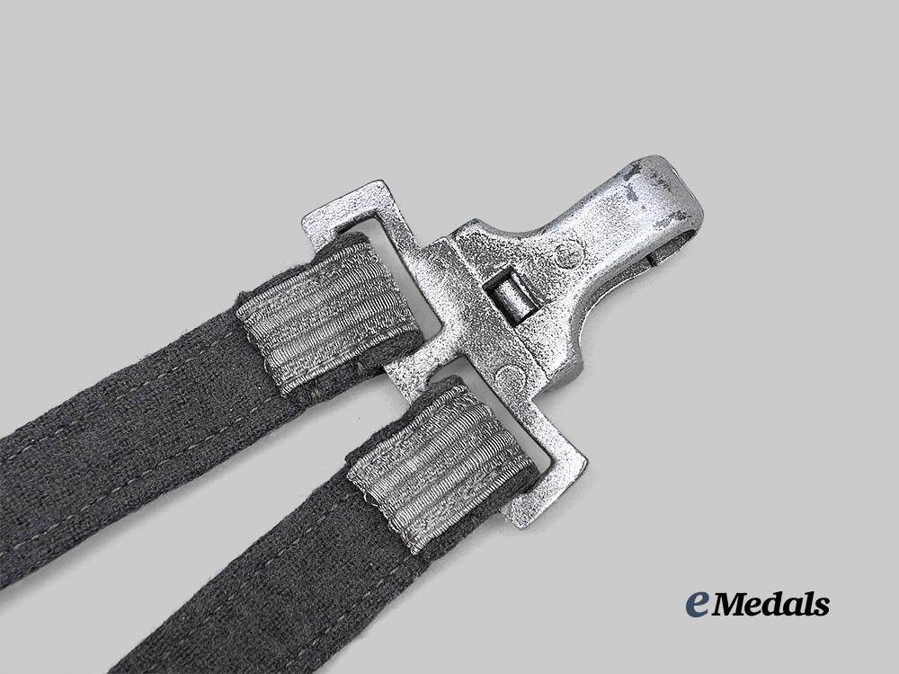 germany,_d_d_r._an_army_officer’s_dagger_hanger_e_medals__g63099_5