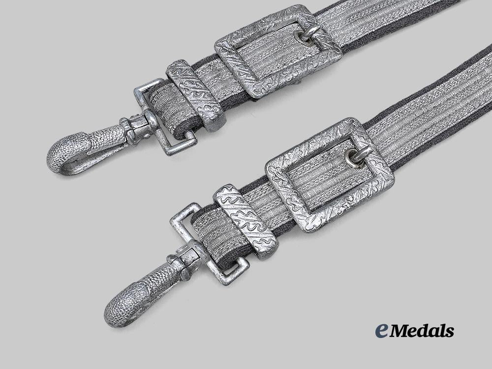 germany,_d_d_r._an_army_officer’s_dagger_hanger_e_medals__g63099_7