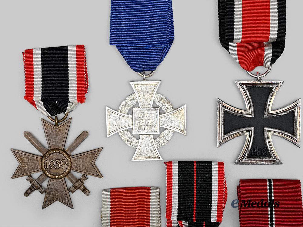 germany,_third_reich._a_mixed_lot_of_awards_for_military_and_civil_service_e_medals__g63100_7