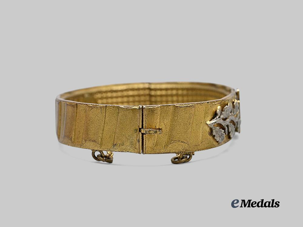 germany,_imperial._a_first_world_war_patriotic_bracelet_e_medals__g63104_5
