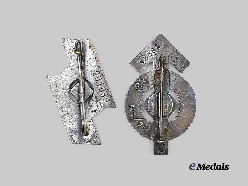 germany,_h_j._a_pair_of_proficiency_badges,_d_j_and_h_j_issue_e_medals__g63105_3