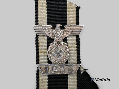 germany,_wehrmacht._a1939_clasp_to_the_iron_cross_i_i_class,_by_ziemer&_söhne_e_medals__g63106_3
