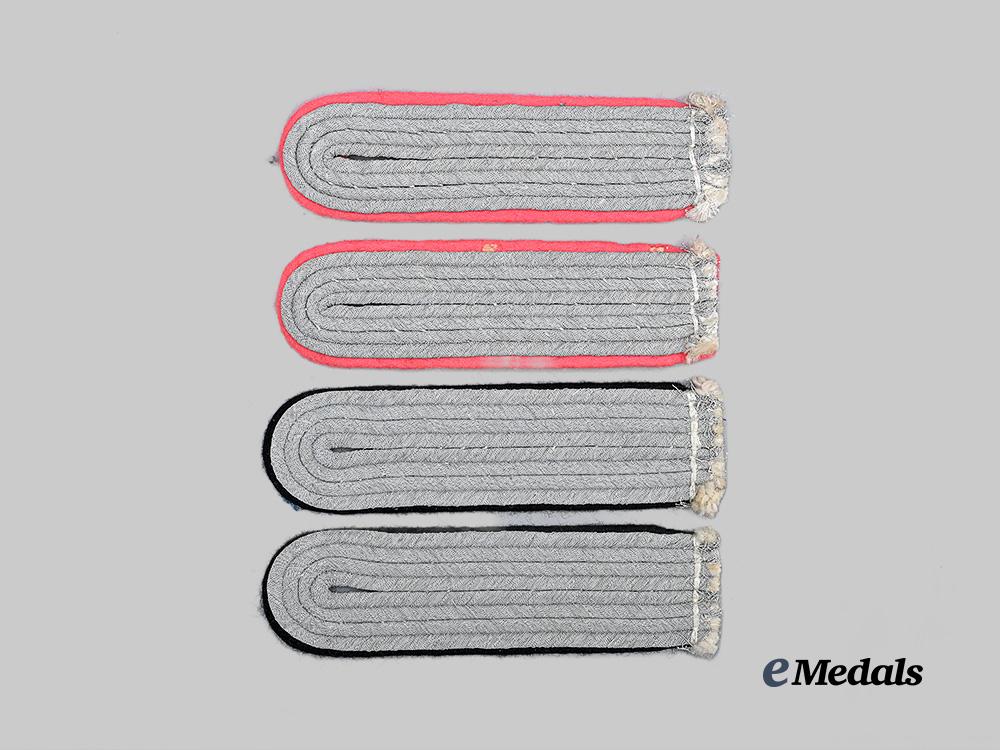 germany,_wehrmacht._a_mixed_unit_lot_of_leutnant_shoulder_boards_e_medals__g63108_2