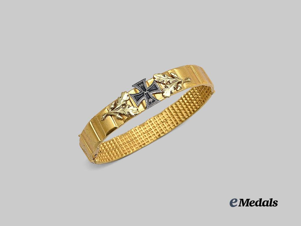 germany,_imperial._a_first_world_war_patriotic_bracelet_e_medals__g63113_2